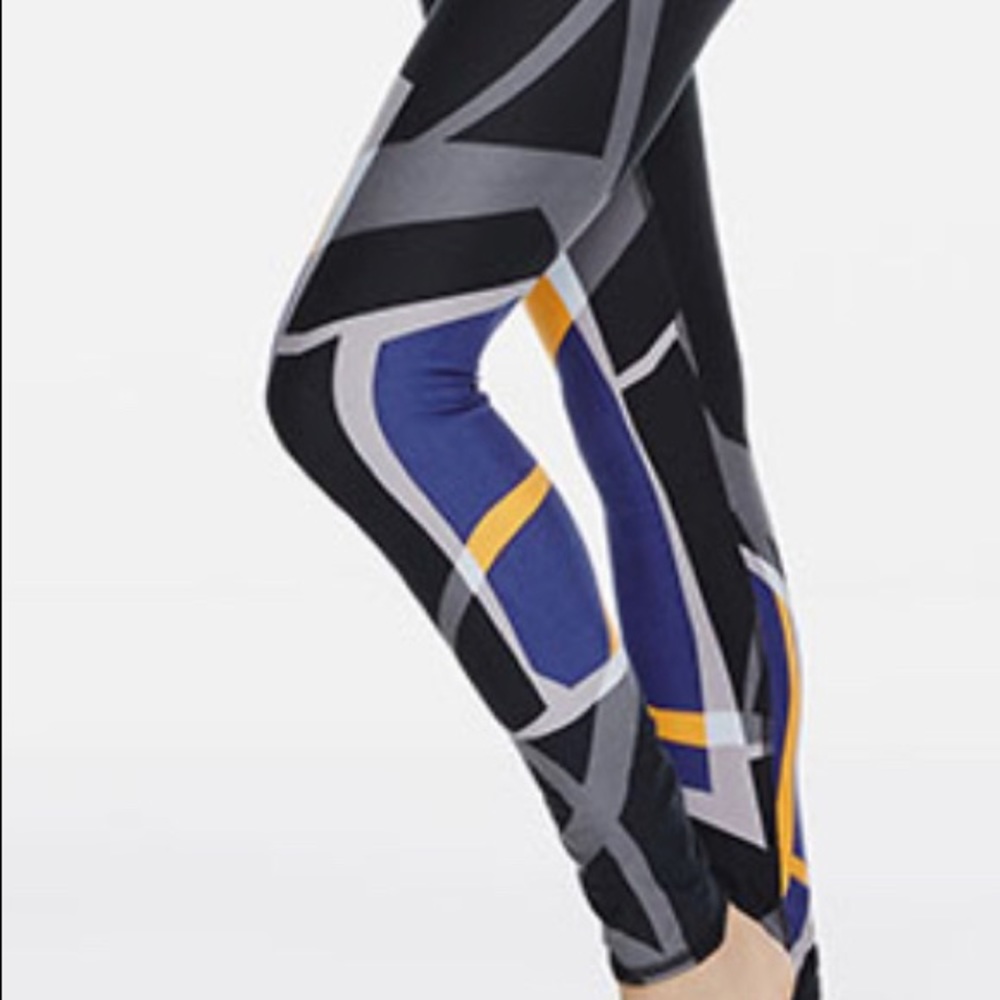 Fabletics Mid-Rise Printed Powerhold Legging - image 1